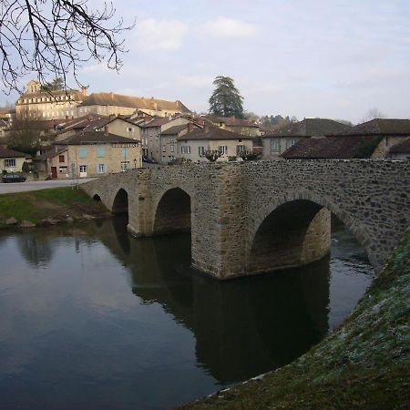 Sous Les Remparts Bed & Breakfast Solignac Bagian luar foto