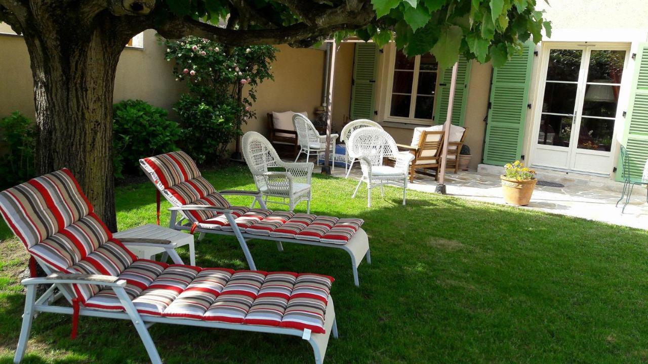Sous Les Remparts Bed & Breakfast Solignac Bagian luar foto